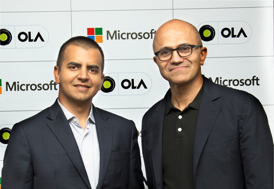 좌로부터 바비쉬 아가르왈 CEO겸 공동 창업자인 올라(Ola)와 마이크로소프트 CEO인 사티아 나델라(Satya Nadella)(사진:MS)