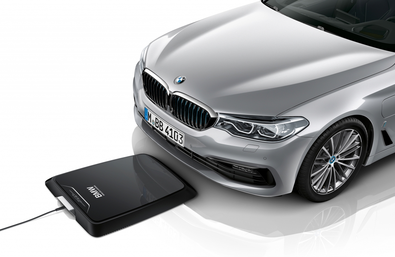 BMW, 세계 최초 전기자동차 '무선 유도 충전 시스템' 출시
