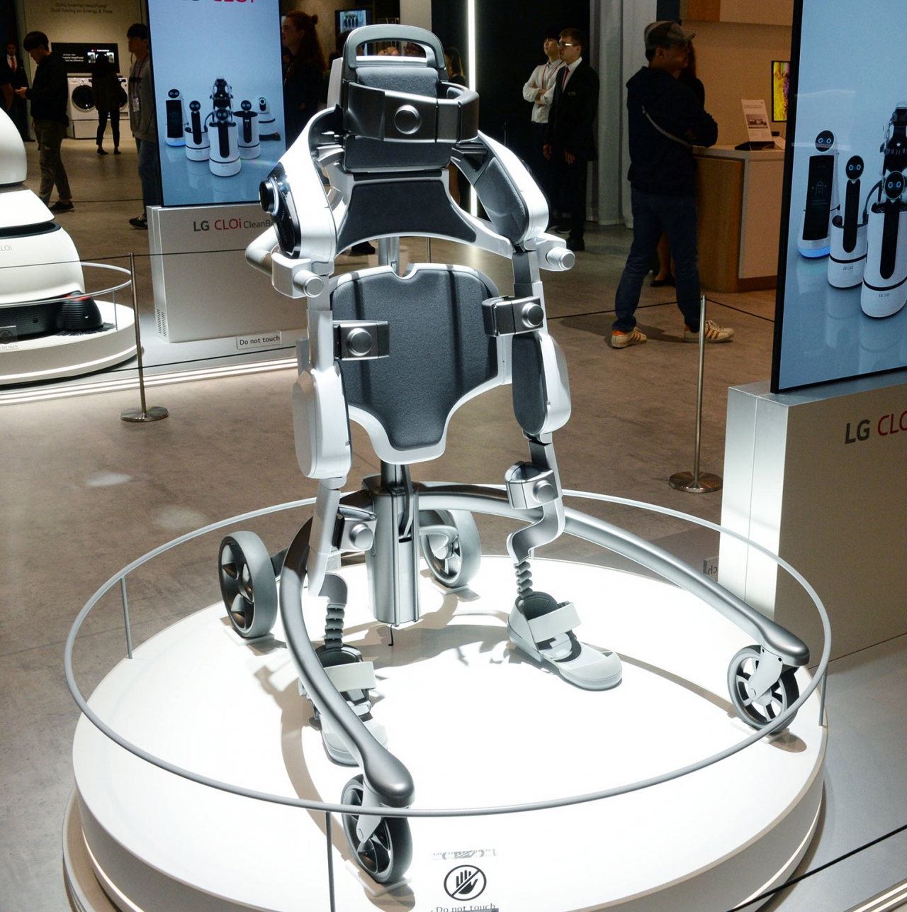 웨어러블 로봇 ‘클로이 수트봇(CLOi SuitBot)’(사진:LG전자)