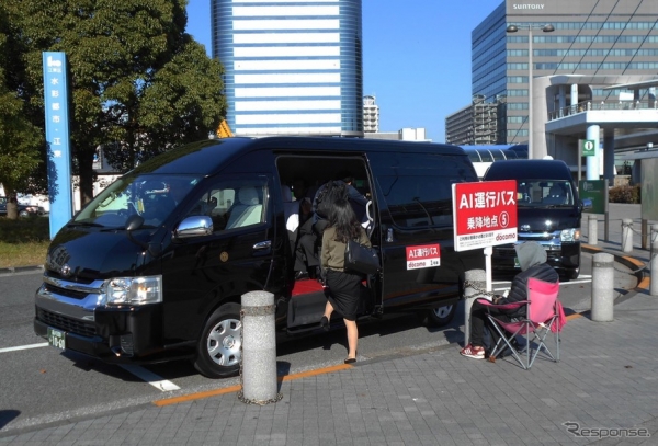NTT도코모는 요코하마 시에서 ‘AI 운행 버스’ 실증실험을 벌이고 있다.