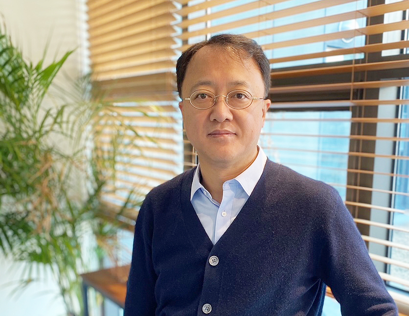 필자, 김재현은 2016년까지 삼성전자 DMC연구소에서 상무로 역임하고 과기정통부에서 방송콘텐츠 PM, 2020년부터 (주)트윔에서 기업연구소장으로 재임하고 있다.
