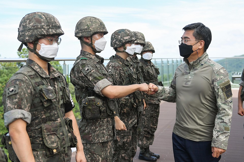서욱 장관이 19일, 동부전선 GOP 대대 방문(사진:국방부)