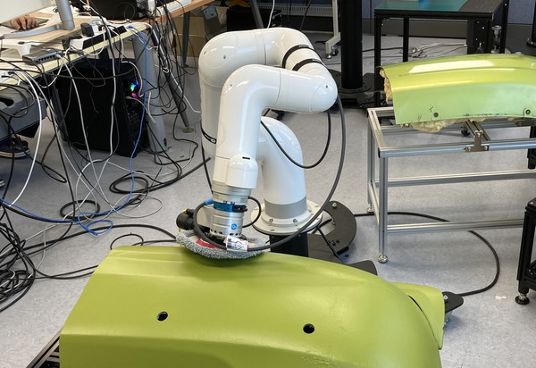 ETRI 대경권연구센터 로봇IT융합연구실의 로봇 샌딩 작업 테스트베드
