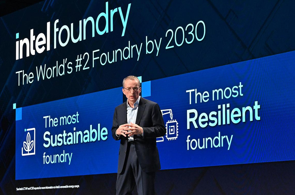 팻 겔싱어 인텔 CEO의 발표 모습(사진:인텔)