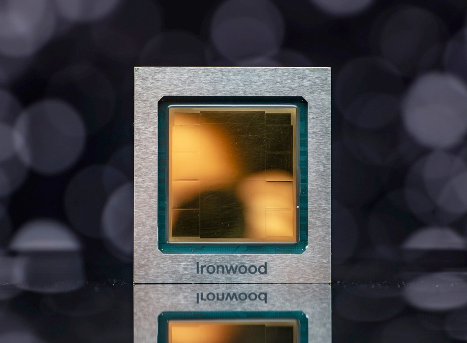 구글 클라우드 7세대 TPU 아이언우드 실물 이미지(사진:본비DB)