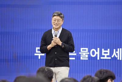정재헌 SKT CEO, 서울대 강단에서 “AI 시대엔 통찰과 공감 갖춘 인재 필요”