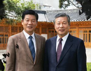 SK그룹 창립 73주년, AI로 재현된 최종건 창업회장과 최종현 선대회장